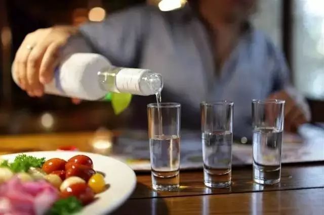 進口白酒清關，白酒進口進保稅倉，白酒報關流程，2022新版跨境電子商務零售進口商品清單